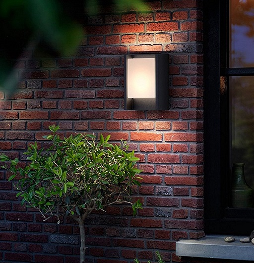 Loose-fit round neck sweater