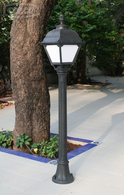 Loose-fit round neck sweater