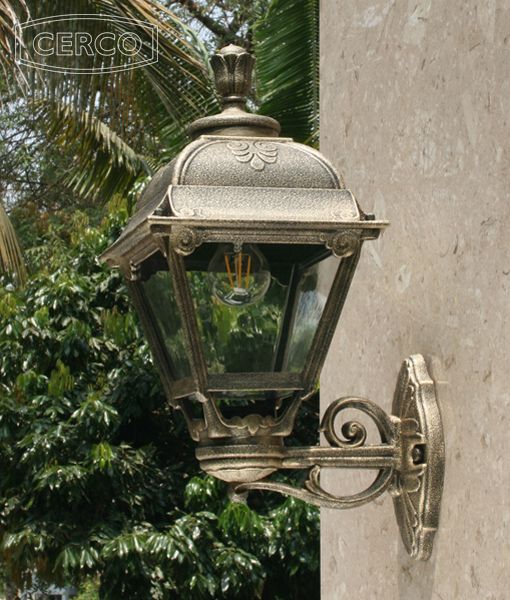 Loose-fit round neck sweater