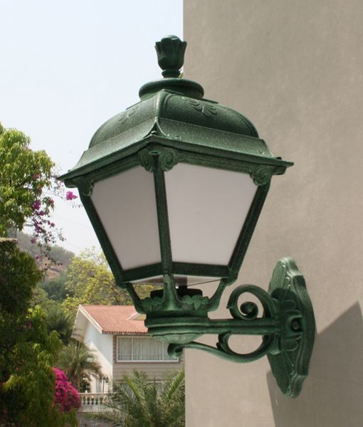 Loose-fit round neck sweater