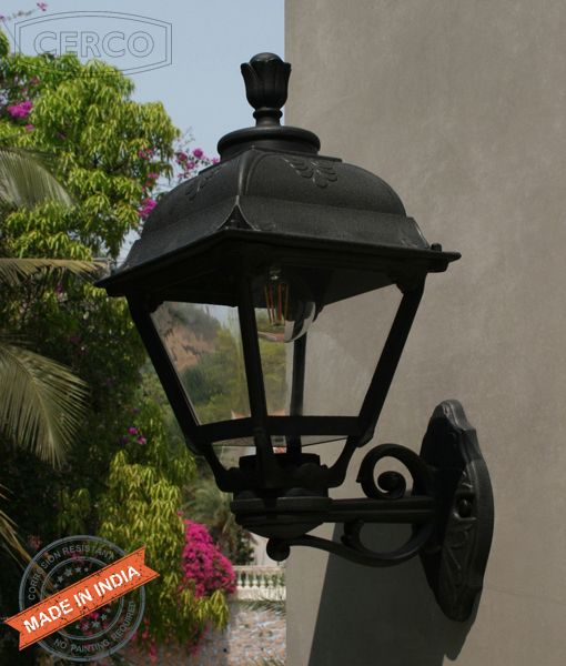 Loose-fit round neck sweater