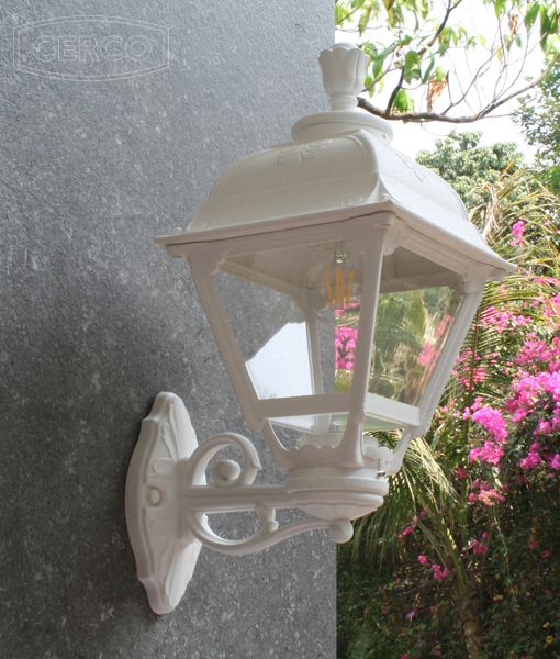 Loose-fit round neck sweater