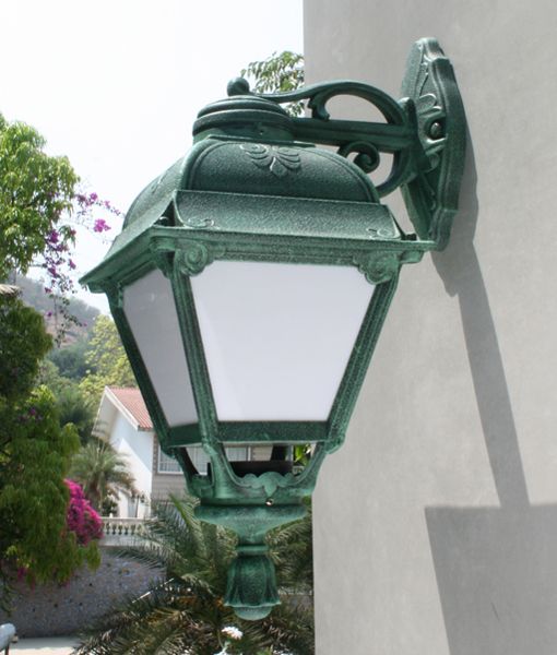 Loose-fit round neck sweater