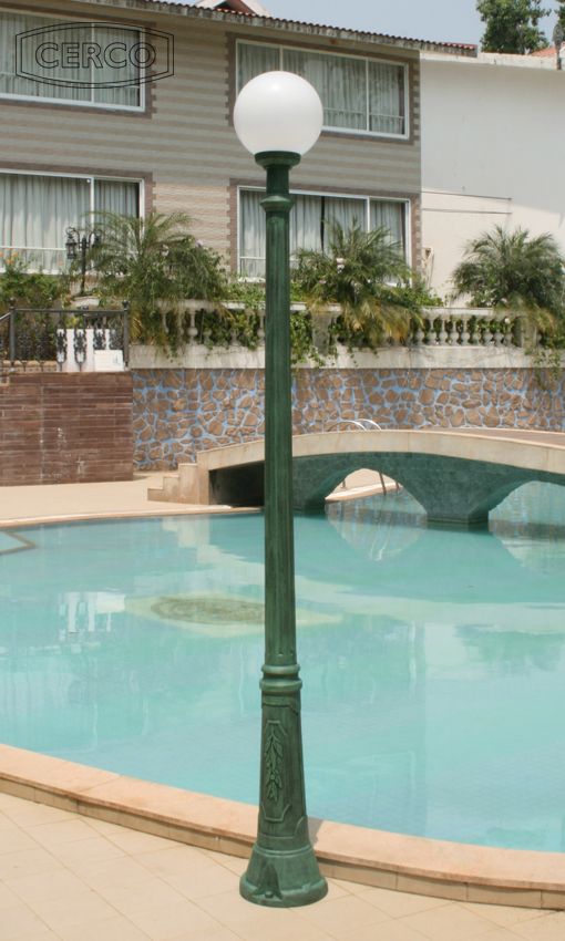 Loose-fit round neck sweater