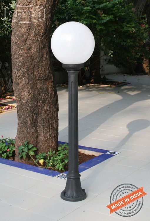 Loose-fit round neck sweater