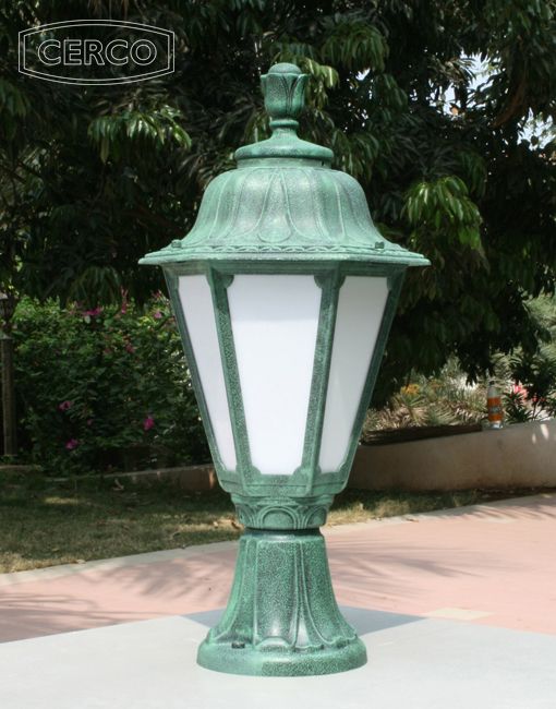 Loose-fit round neck sweater