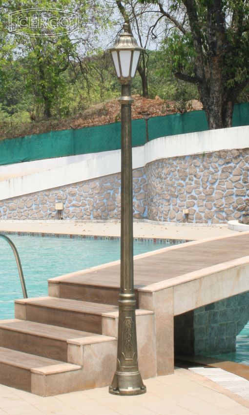 Loose-fit round neck sweater