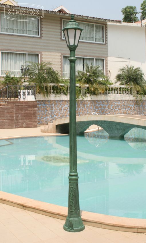 Loose-fit round neck sweater