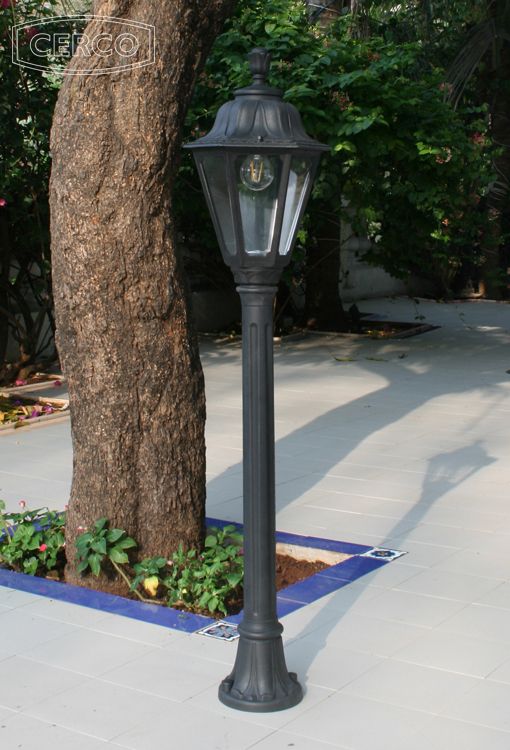 Loose-fit round neck sweater