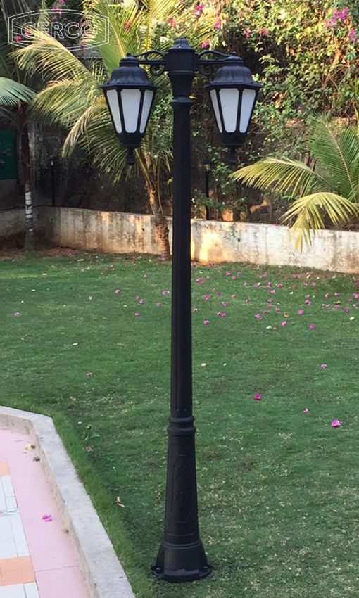 Loose-fit round neck sweater