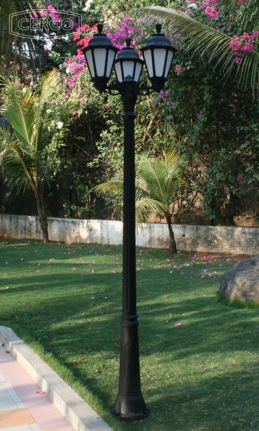 Loose-fit round neck sweater