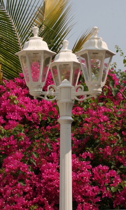 Loose-fit round neck sweater