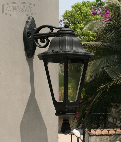 Loose-fit round neck sweater