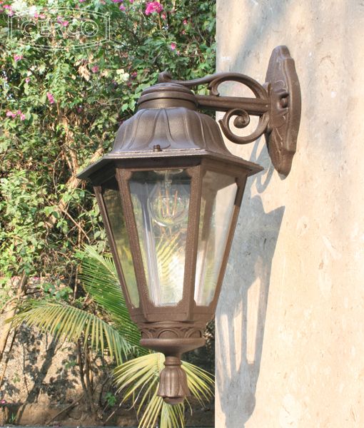 Loose-fit round neck sweater