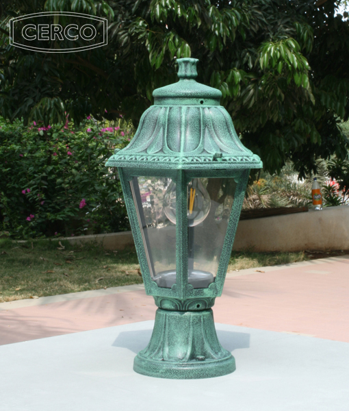 Loose-fit round neck sweater