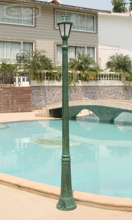 Loose-fit round neck sweater