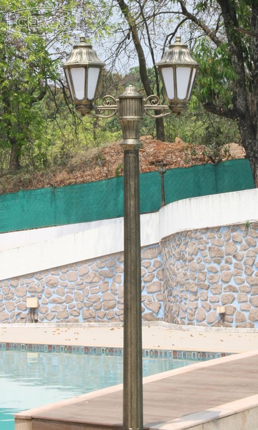 Loose-fit round neck sweater