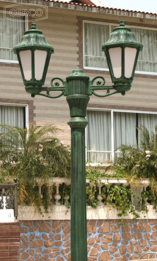 Loose-fit round neck sweater