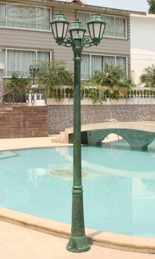 Loose-fit round neck sweater