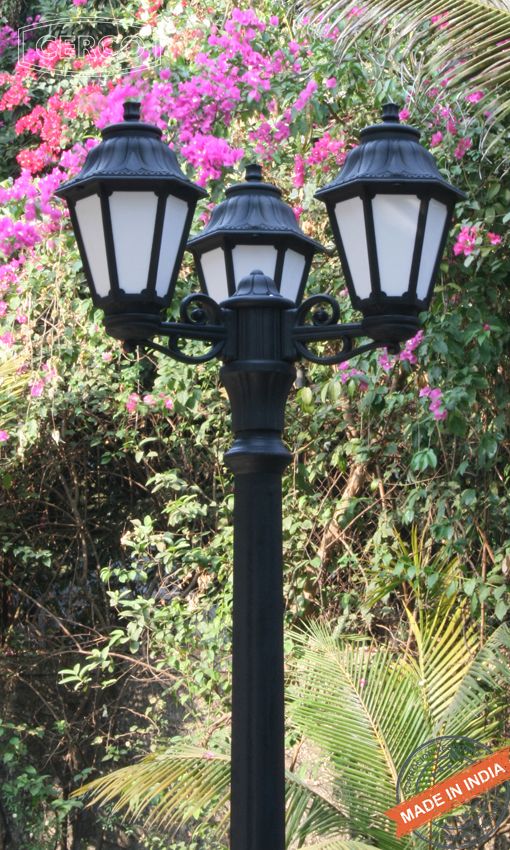 Loose-fit round neck sweater