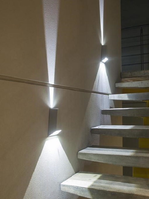 Loose-fit round neck sweater